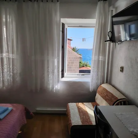 Διαμέρισμα - 3 A Beautiful With A Sea View Χβαρ