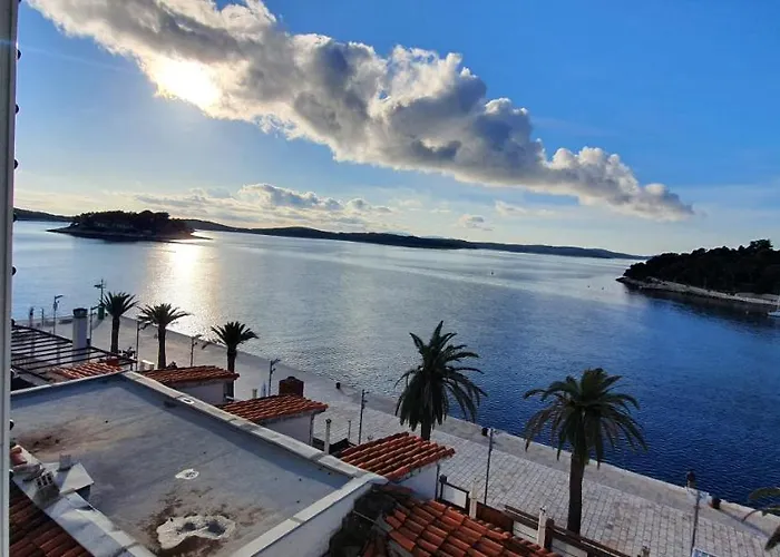 - 3 A Beautiful With A Sea View *